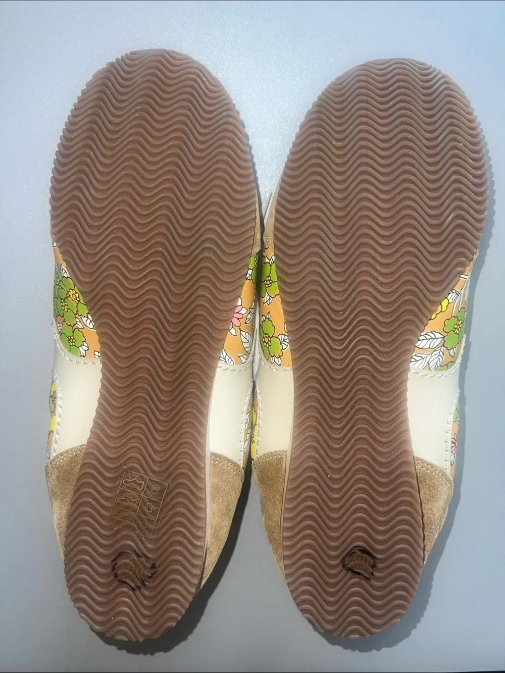 Tory Burch NWOT Rust Wallpaper Serif Leather Sneaker